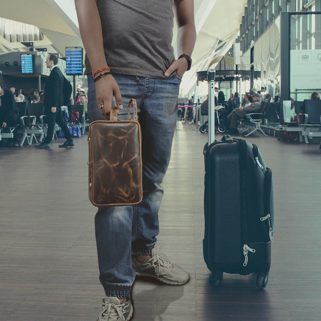 Leather Toiletry Bag for Women Men By Rustic Town