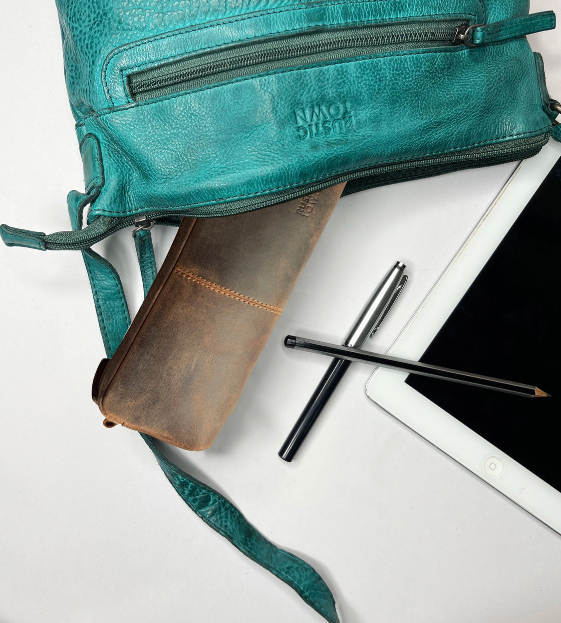 Leo Full Grain Leather Pencil Case – Handcrafted Pen Pouch Zipper Pencil Organizer