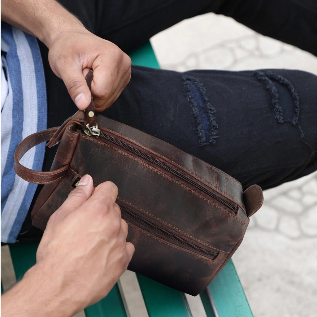Leather Toiletry Bag for Men and Women (Walnut Brown)