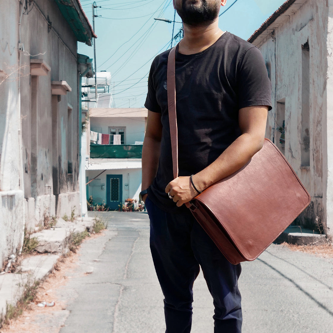 Artisian Leather Laptop Messenger Bag (15 inch)