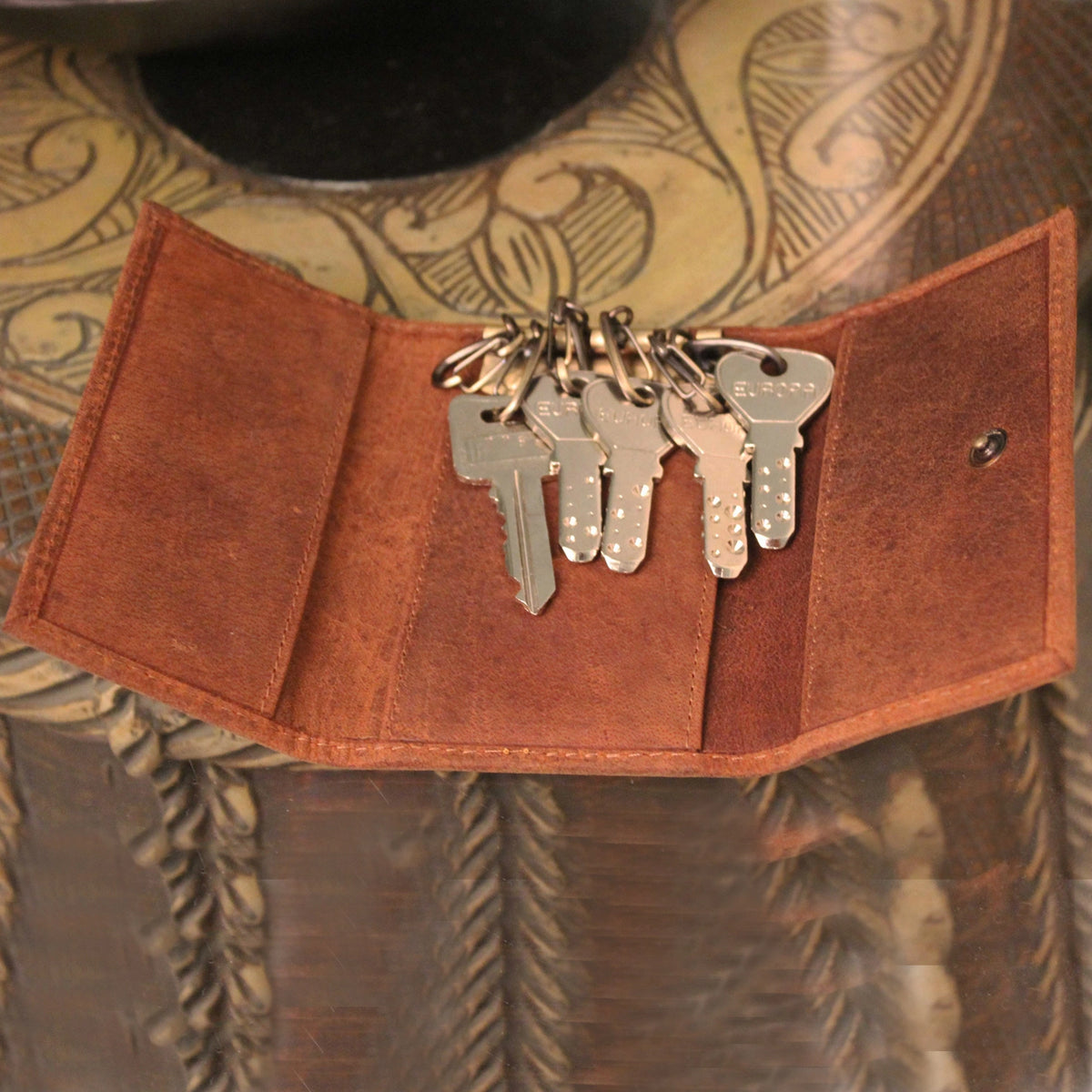 Willow Slim Compact Key Holder - Stylish & Practical Pocket Key Organizer