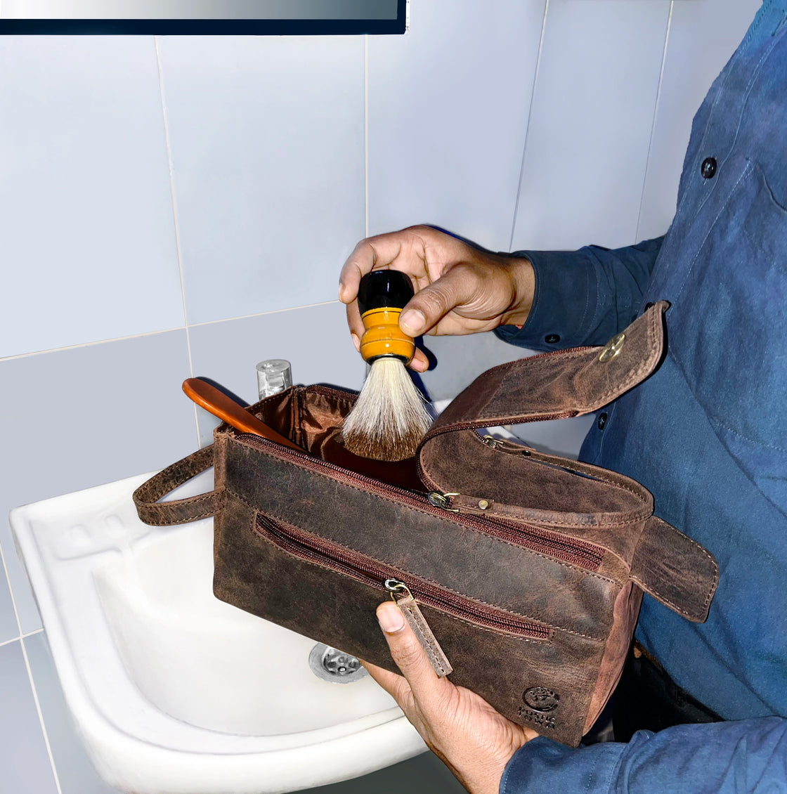 Arden Hugh Leather Travel Shaving Bag (Dark Brown)
